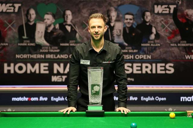 内马尔与她 内马尔与她